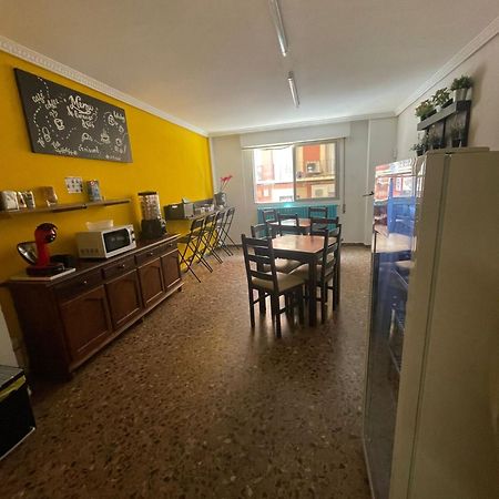 Hostal Milmarcos Zaragoza Exteriör bild