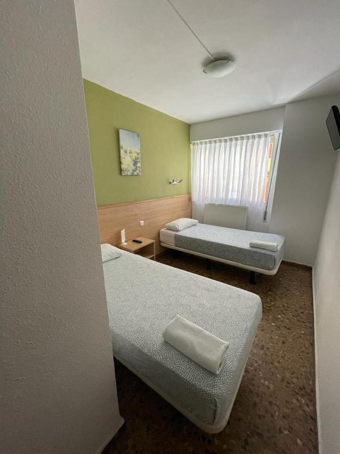 Hostal Milmarcos Zaragoza Exteriör bild