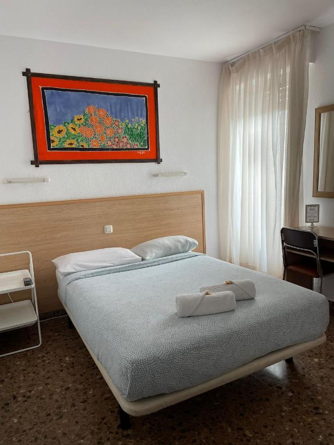 Hostal Milmarcos Zaragoza Exteriör bild