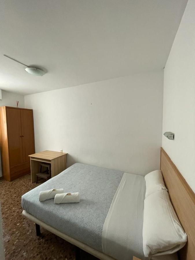Hostal Milmarcos Zaragoza Exteriör bild