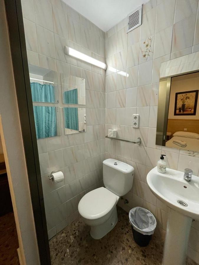 Hostal Milmarcos Zaragoza Exteriör bild
