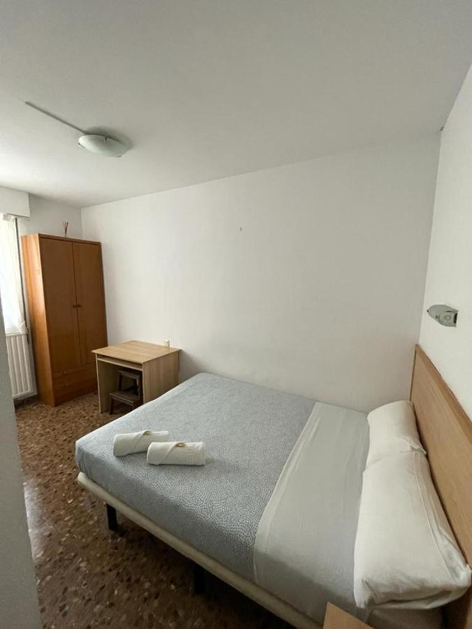 Hostal Milmarcos Zaragoza Exteriör bild