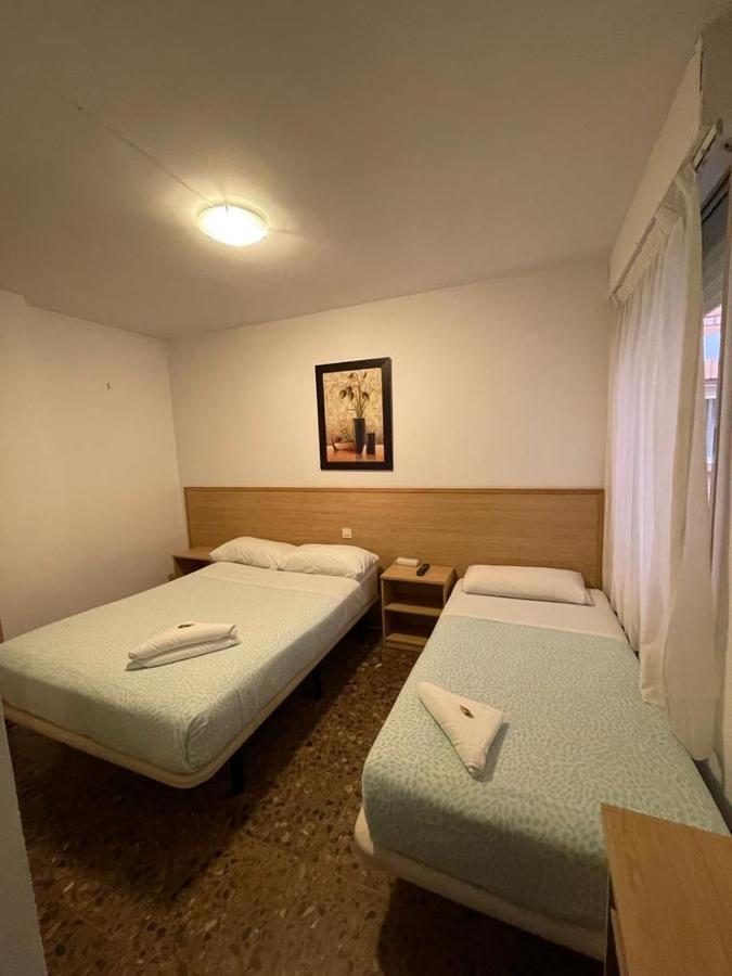 Hostal Milmarcos Zaragoza Exteriör bild