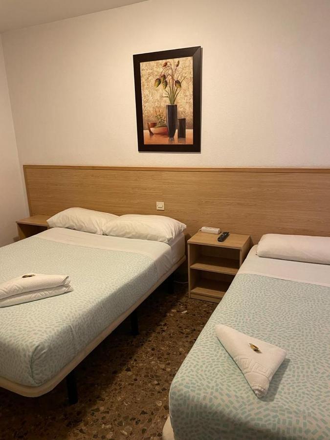 Hostal Milmarcos Zaragoza Exteriör bild