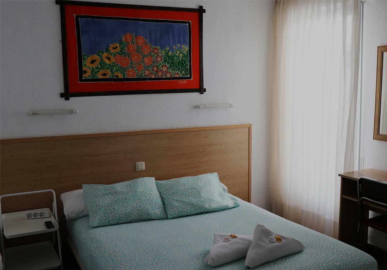 Hostal Milmarcos Zaragoza Exteriör bild