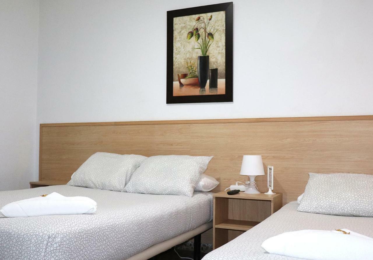 Hostal Milmarcos Zaragoza Exteriör bild