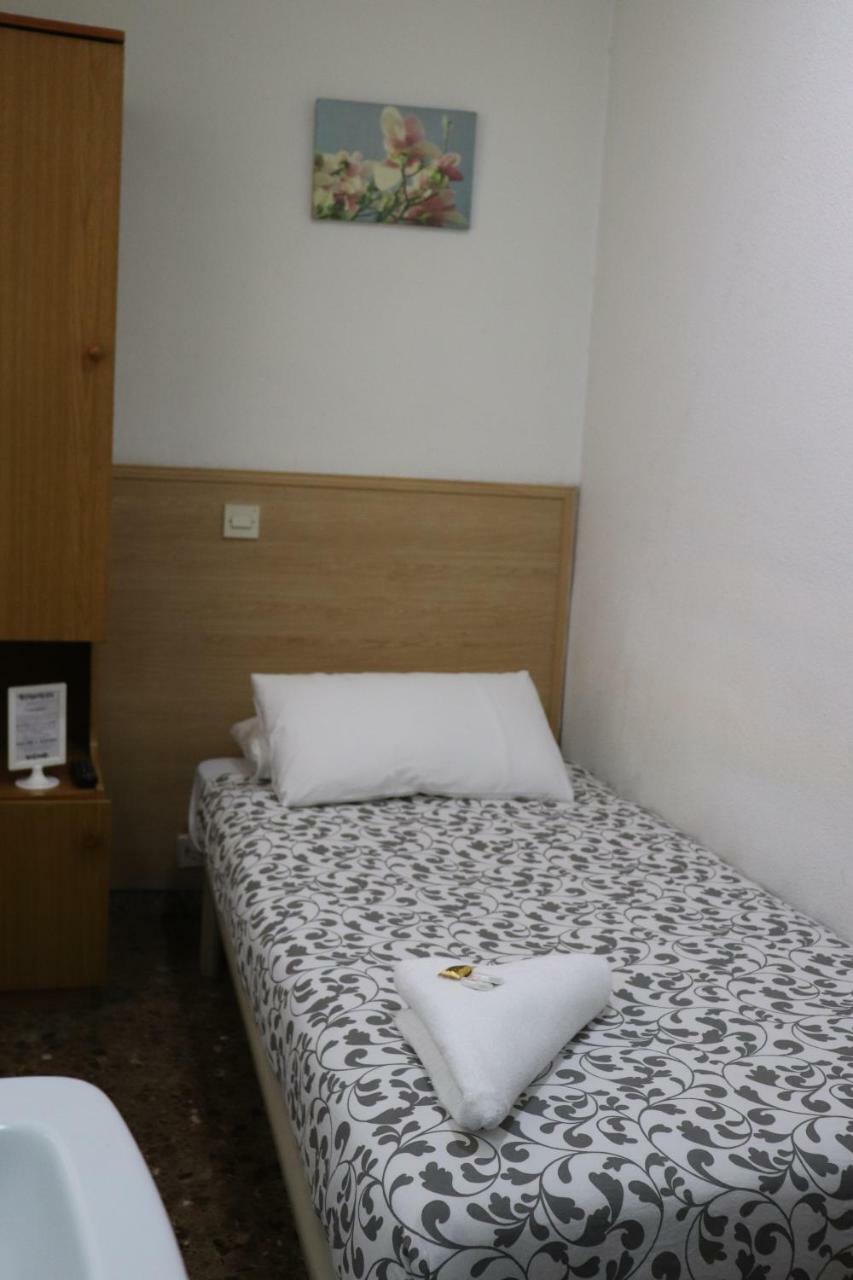 Hostal Milmarcos Zaragoza Exteriör bild