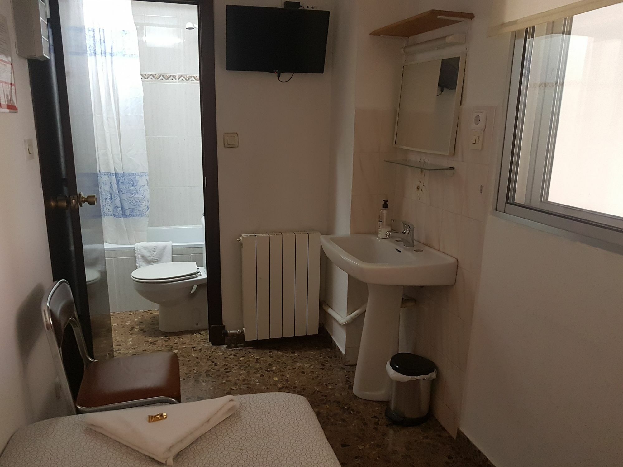 Hostal Milmarcos Zaragoza Exteriör bild