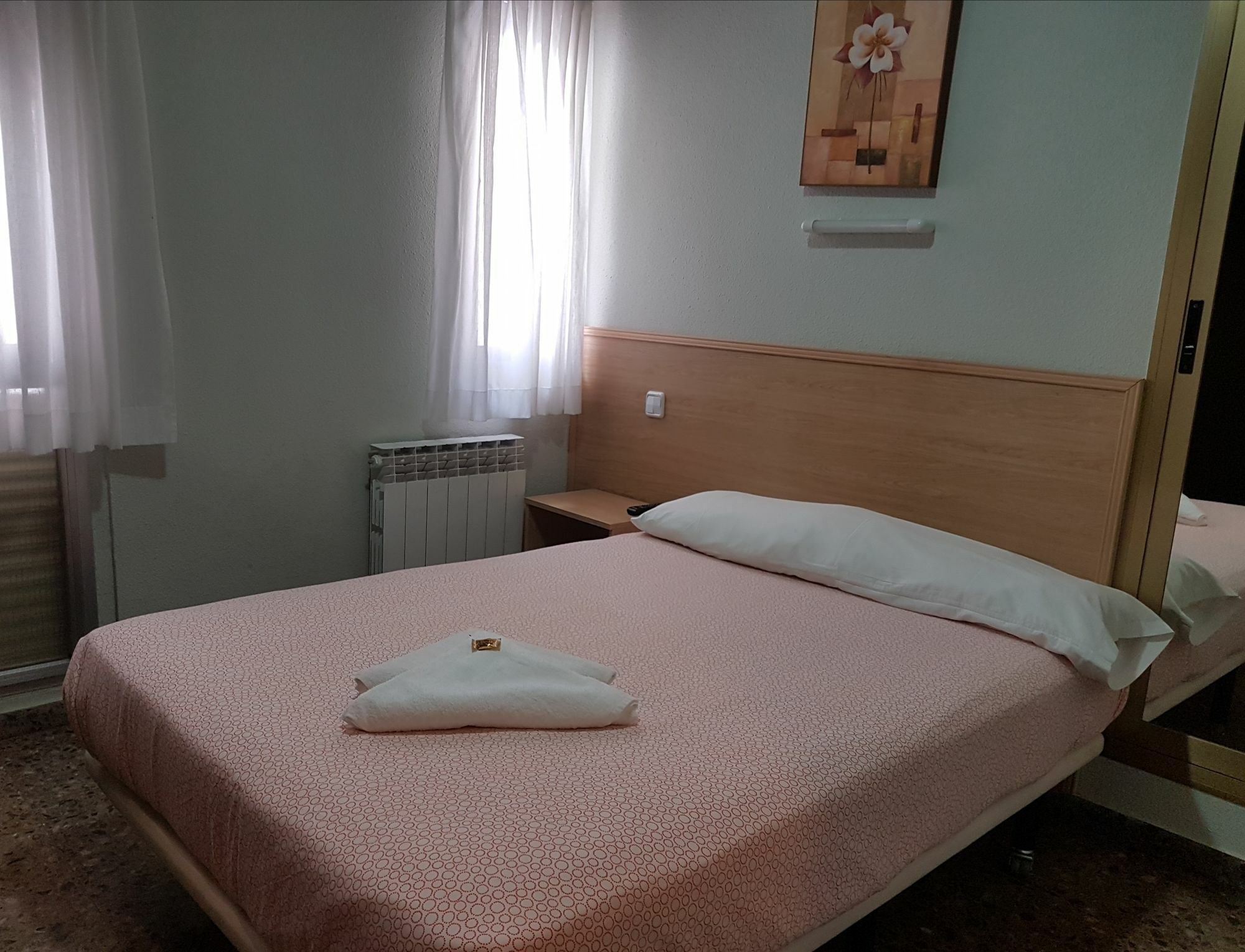 Hostal Milmarcos Zaragoza Exteriör bild