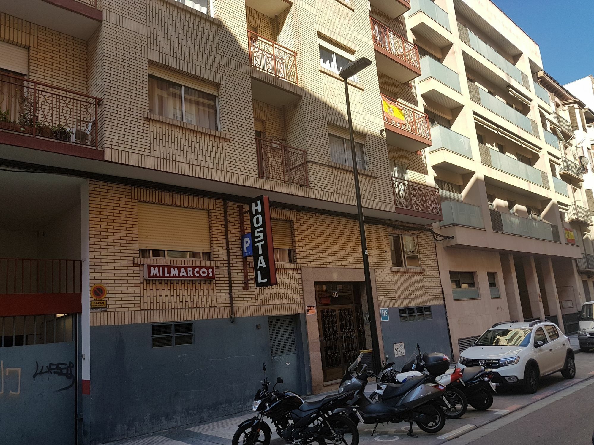 Hostal Milmarcos Zaragoza Exteriör bild