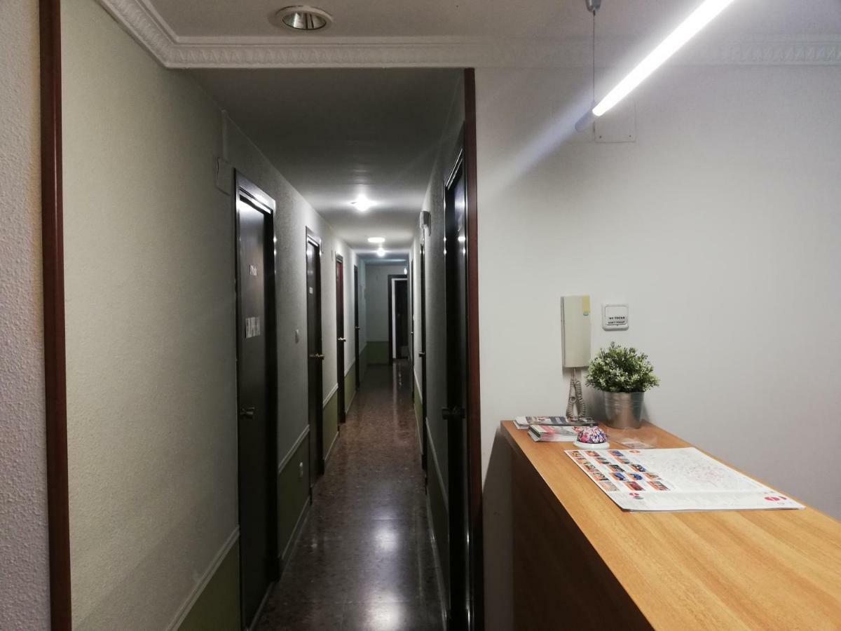 Hostal Milmarcos Zaragoza Exteriör bild